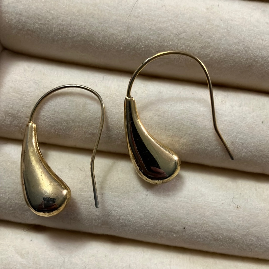 Elegant Gold Plated Drop Earrings 6$